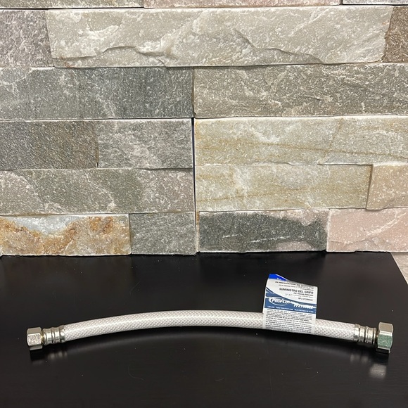 PROFLO PFX146022 3/8" COMP X 1/2" FIP X 12" Stainless Steel and PVC Faucet - Picture 4 of 8